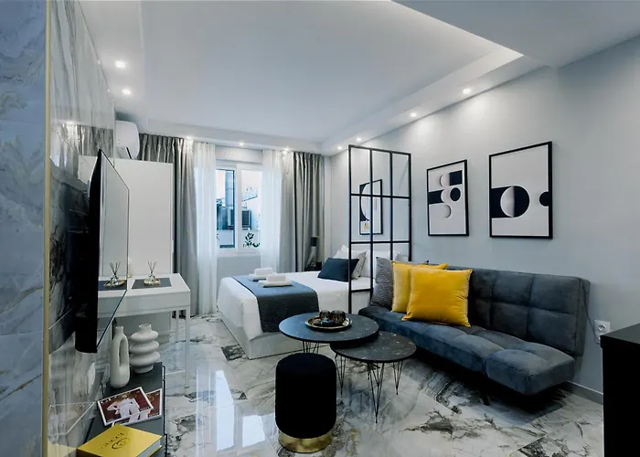 Luxury Downtown Apartment F1