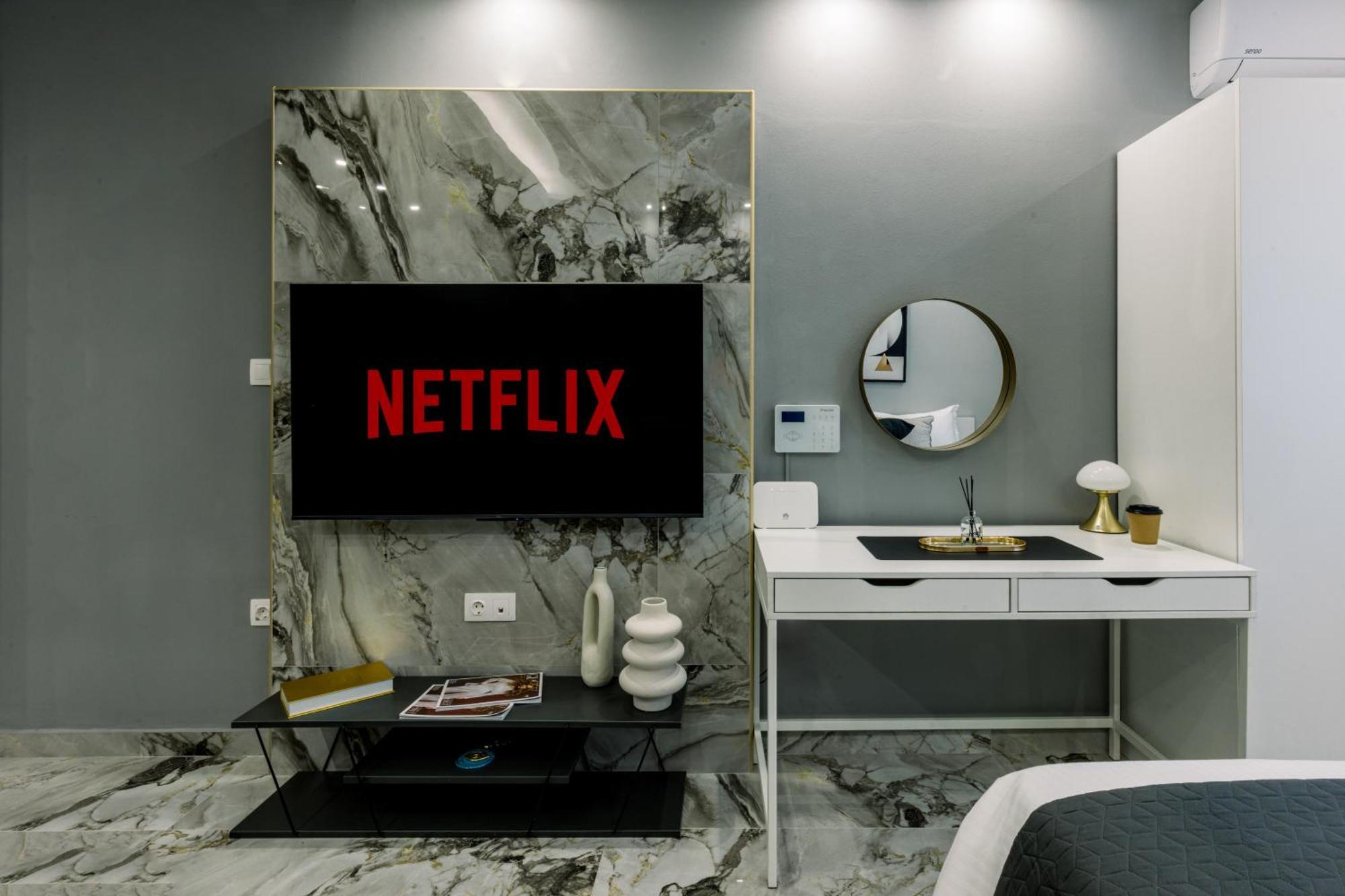 Apartment Luxury Downtown Apartment F1 *